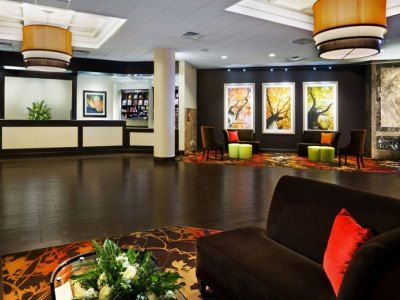 Sheraton Monarch Place 3*